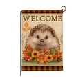 Herfst tuin vlag met egel en zonnebloemen op een rustieke zwarte metalen standaard - Hyq074-2
