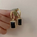 Elegante gouden bamboe oorringen met rechthoekige zwarte edelsteen hanger voor dames - Zwarte kristallen oorbellen