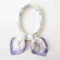 Carré de soie élégant avec imprimé flamant rose blanc crème et bordure violet clair - Vert clair