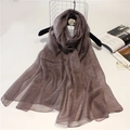 Detail of grey silk wool scarf with semi-transparent texture and fine horizontal lines - 190cm x 90cm / Dusty Pink