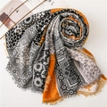 Écharpe en coton lin style bohème avec motifs géométriques orange et franges - Jaune