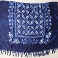 Detail of navy blue tie-dye cotton scarf with white geometric patterns and knotted tassels - Dark Blue Mandala Floral Style (2)