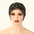 Turbante etnico nero con pizzo dorato e ricami floreali di perline blu eleganti - Taglia unica / Nero