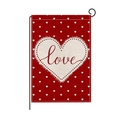 Bandiera da giardino rossa di San Valentino con stampa love bianca e asta in metallo - Sfondo Rosso Cuore Bianco (HYQ079-8)