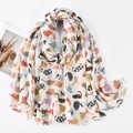 Écharpe bohème blanche avec imprimés de chats colorés et de délicates franges - XS003-01