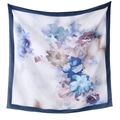 Elegante pañuelo cuadrado blanco floral con borde azul oscuro de poliéster de moda - 110*110cm / Base Blanca con Flores Artísticas Azul Violeta (35#)