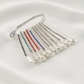 Silberne Taillen-Anstecknadeln-Set mit bunten Strasssteinen und kleinen Sicherheitsnadeln - Silber Weiß und Silber Bunt (Set)