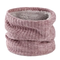 Détail du cache-col en tricot rose avec doublure polaire grise épaisse pour l'hiver - Mauve