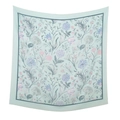 Detailansicht der lasergeschnittenen Wellenkante und des Blumendrucks auf dem quadratischen Tuch - 110*110CM / Dunkelgrüne Wellenkante Minzgrün Floral (32#)