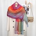 Scialle paisley colorato con frange e ricamo sfumato appeso a una gruccia - Paisley Sfumatura Multicolore C (DZ016-3#)