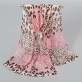 Elegante sciarpa in chiffon leopardata da donna con design patchwork rosa e marrone moda - Rosa
