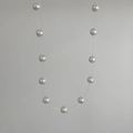 Collier invisible élégant avec 11 grandes perles blanches sur un fil de nylon transparent - Collier de Grandes Perles Rondes
