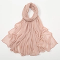 Minimalistischer hellrosa Knitter-Viskose-Langschal für Damen mit elegantem Rollrand - Lotusrosa