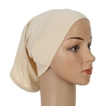 Sottovelo hijab elasticizzato beige da donna in morbida maglia su sfondo bianco - Cuffia Interna in Maglia a Copertura Totale Beige (MSL014-10#)