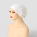 Vista detallada del gorro hijab de algodón mercerizado blanco con textura plisada - 26*21 / Blanco