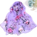 Elegante paarse georgette sjaal met roze bloemenprints voor het zomerstrand en mode - Paars