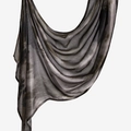 Detailansicht des grauen Batikmusters auf einem lichtdurchlässigen Chiffon-Schal - Grauer Tusche Batik Stil (YW530-2#)