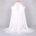 Châle élégant en dentelle blanche avec motifs floraux creux et longues franges - Blanc