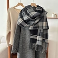 Écharpe d'automne à carreaux classiques avec franges en blocs de noir gris et blanc - 54*205cm / Noir