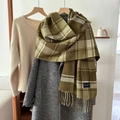 Plaid checkered scarf in green and white faux cashmere with elegant fringe details - 54*205cm / Green