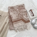 Sciarpa tipo cashmere marrone e crema con motivi a quadri e bordi con nappe - Kaki
