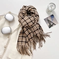 Klassischer Hahnentritt-Schal in Braun und Creme mit Fransen und weicher Stricktextur - Braun