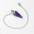 Kegelförmiger Amethyst-Heilpendel-Anhänger mit silberner Kette und Metallperle - Amethyst