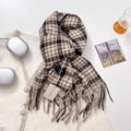 Geruite kasjmier-achtige sjaal met franjes in donkerbruin en beige winterpalet - Broken Wit