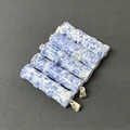 Lot de 5 pendentifs en pierre naturelle bleue et blanche en forme de bambou poli - Pierre à Points Bleus