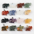 Pendentifs éléphant en diverses pierres naturelles comme l'obsidienne et l'œil de tigre - 1pc Aléatoire