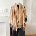 Sciarpa a quadri beige in simil cashmere con eleganti frange per la stagione autunnale - Cachi