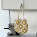 Handgefertigte Häkel-Tragetasche mit Sonnenblumenmuster in Gelb und Beige für Damen - Gebrochenes Weiß