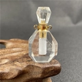 Mini okto-Parfümflaschen-Anhänger aus Glas mit goldenen Metallringen für ätherische Öle - Weiß Kristall