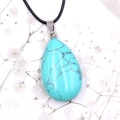 Colgante de gota en turquesa natural con vetas negras y cordón negro elegante - Turquesa azul (Sintética)