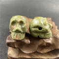 Pendentif miniature en pierre unakite verte en forme de crâne pour bijoux DIY Halloween - Unakite