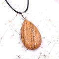Colgante de gota de agua en piedra natural veteada marrón con cordón negro de moda - Jaspe Paisaje