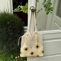 Handmade crochet tote bag in beige with yellow sunflower embroidery and fringe - White (with inner bag)