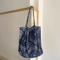 Borsa tote in tela blu scuro con motivo paisley bianco e tracolla regolabile in tela - Blu scuro