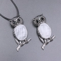 Pendaglio a civetta vintage con pietra naturale bianca e finiture in argento antico - Cristallo di Rocca (Con Cordino)