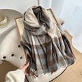 Écharpe d'hiver épaisse à carreaux avec franges tons beige et marron café - Beige Brun
