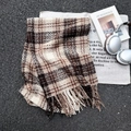 Dicker Retro-Karo-Schal in Erdtönen mit Fransen für Wärme und Stil im Winter - Braun
