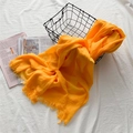 Écharpe en coton et lin jaune vif avec franges dans un panier en métal - Jaune Gingembre