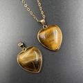Pendaglio occhio di tigre a forma di cuore con bordo dorato e catenina - Occhio di tigre