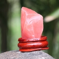 Pietra di quarzo rosa naturale su base rotonda in legno per decorazione casa - Rosso Anguria (Sintetico)