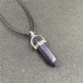 Sechseckiger Goldstein Kristallanhänger in Violett mit silberner Kappe und Kordel - Blauer Sandstein (Synthetisch)