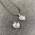 Collana con ciondolo a cuore in cristallo bianco naturale e cordino intrecciato - Cristallo di rocca