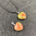 Collana con ciondolo a cuore in unakite con texture in pietra naturale verde e arancione - Unakite