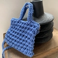 Mini borsa intrecciata blu scuro fatta a mano in corda di cotone con trama spessa - Blu