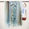 Écharpe longue légère pour femme avec imprimé harnais vert et blanc, accessoire chic - Bord Bleu Clair