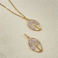 Golden Tree of Life necklace with purple amethyst crystal chips and oval frame - Clear Quartz (Transparent/White Chips)